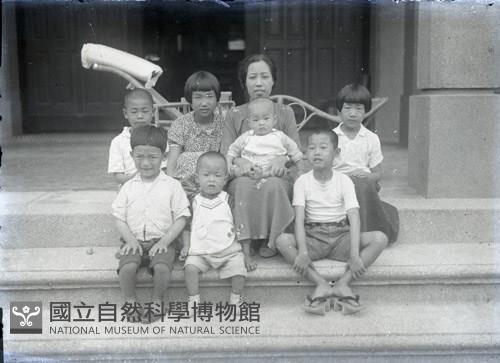 許蒼澤與母親及親友（1950至2006年臺灣常民生活）藏品圖，第1張