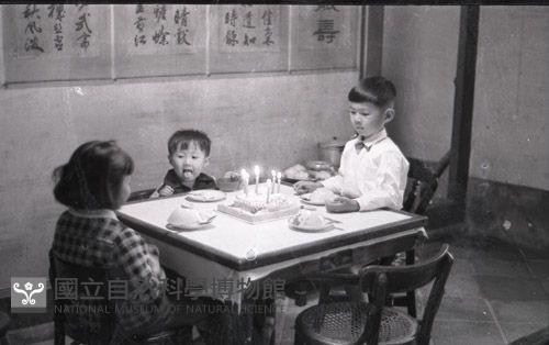 《生日快樂》（1950至2006年臺灣常民生活）藏品圖，第1張