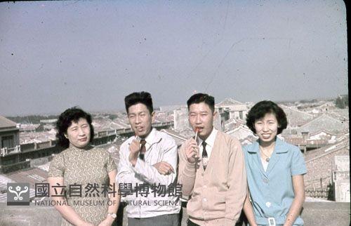 許蒼澤與兄長及姊妹（1950至2006年臺灣常民生活）藏品圖，第1張