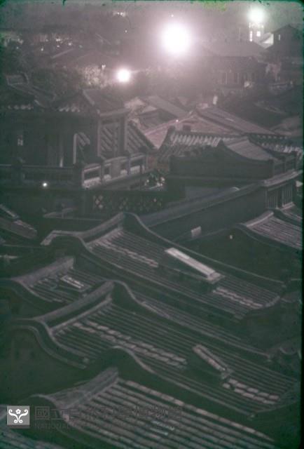 〈月夜的屋根〉（1950至2006年臺灣常民生活）藏品圖，第1張