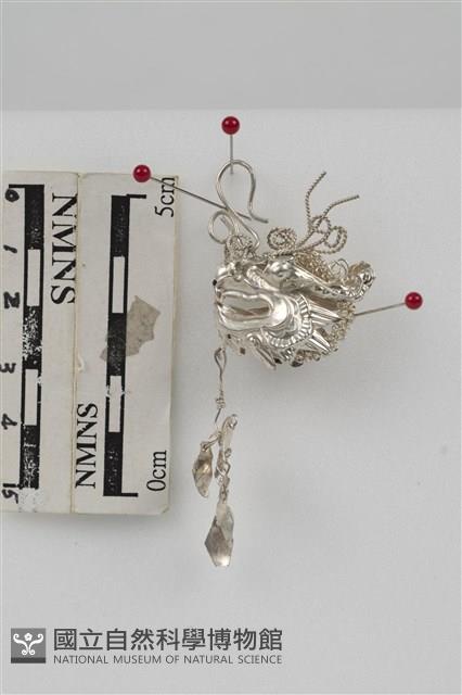 銀飾(龍形耳環)藏品圖，第1張