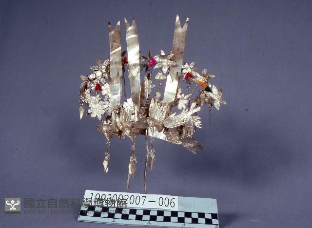 銅製頭飾藏品圖，第1張