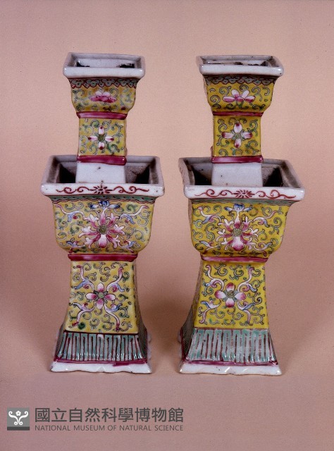 四方燭台藏品圖，第1張