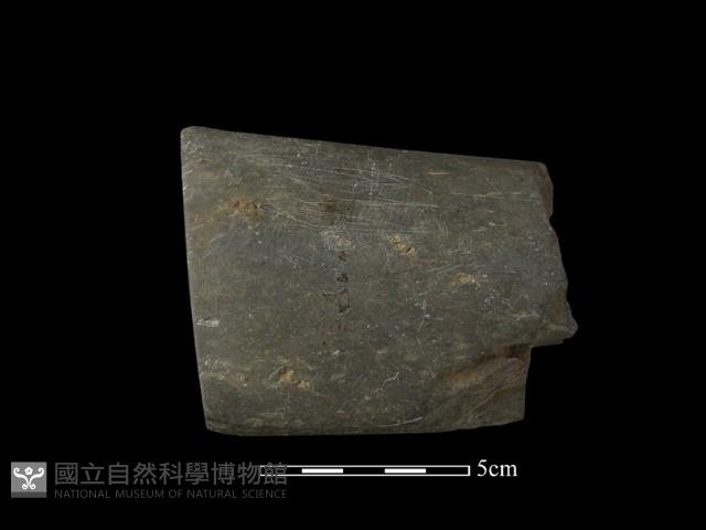 有槽石棒藏品圖，第2張