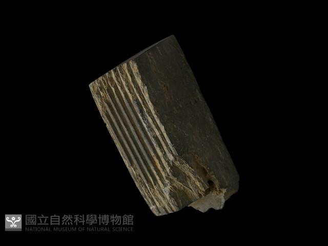 有槽石棒藏品圖，第1張