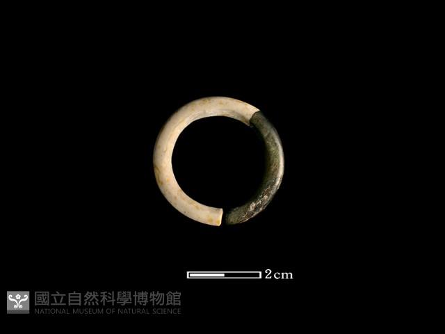 玉玦藏品圖，第2張