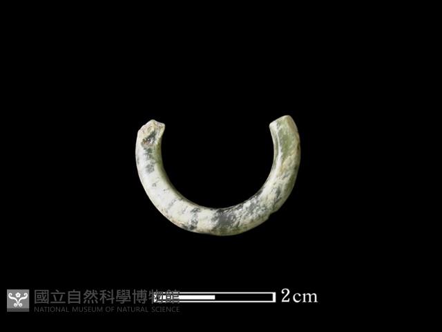 玉玦藏品圖，第2張