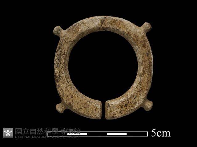 玉玦藏品圖，第2張