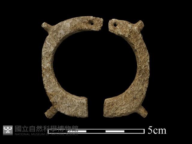玉玦藏品圖，第2張