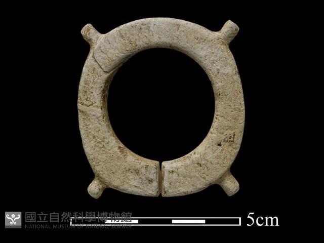 玉玦藏品圖，第1張