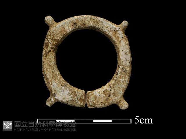 玉玦藏品圖，第1張