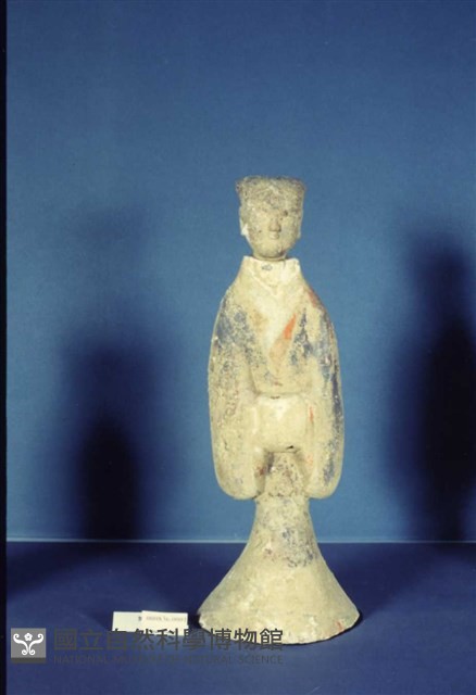 灰陶加彩女立俑藏品圖，第1張