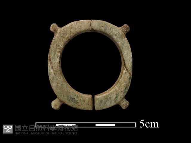 玉玦藏品圖，第1張