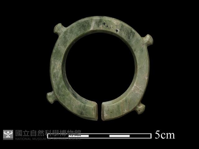 玉玦藏品圖，第1張
