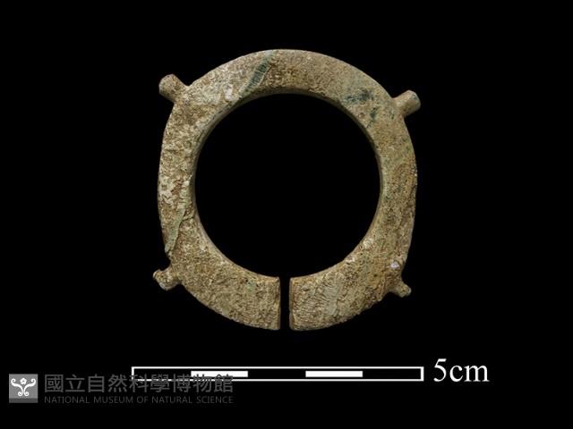 玉玦藏品圖，第1張