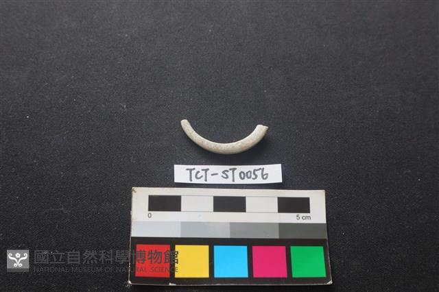 玉玦藏品圖，第2張