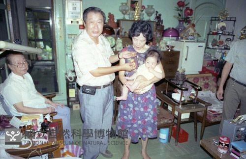 《收涎》（1950至2006年臺灣常民生活）藏品圖，第1張