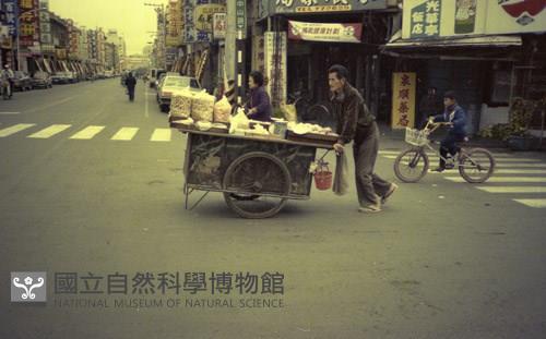 1950至2006年臺灣常民生活藏品圖，第1張