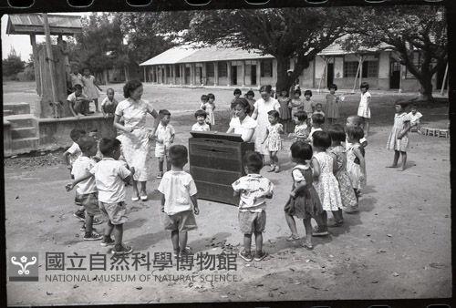 唱遊課（1950至2006年臺灣常民生活）藏品圖，第1張