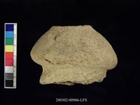 雙豎把矮圈足陶罐藏品圖，第2張