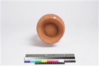 侈口歛唇折腹圓底雙豎把圈足罐藏品圖，第7張