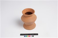 侈口平唇折肩平底圈足罐藏品圖，第7張
