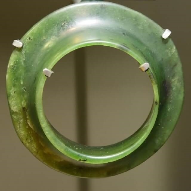 喇叭形玉環 的圖片