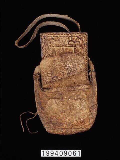 皮製背袋藏品圖，第3張