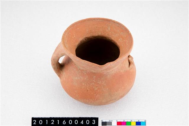 單把帶流口陶罐藏品圖，第1張