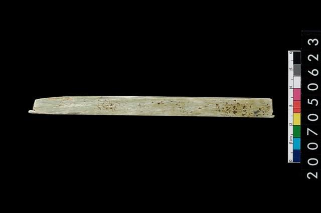 兩端帶穿玉棒藏品圖，第1張