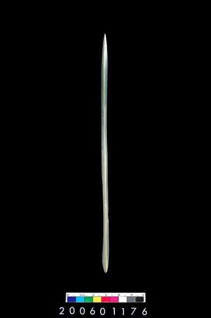 卑南文化玉矛藏品圖，第4張