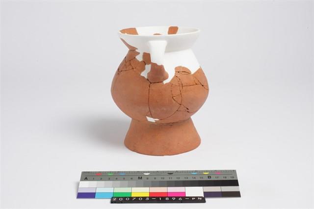 侈口歛唇折腹圓底雙豎把圈足罐藏品圖，第4張