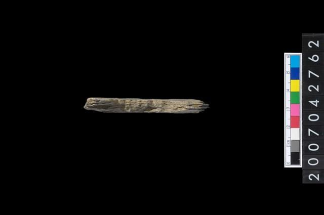 石環製作材料－中央帶啄孔打製圓板殘件藏品圖，第4張