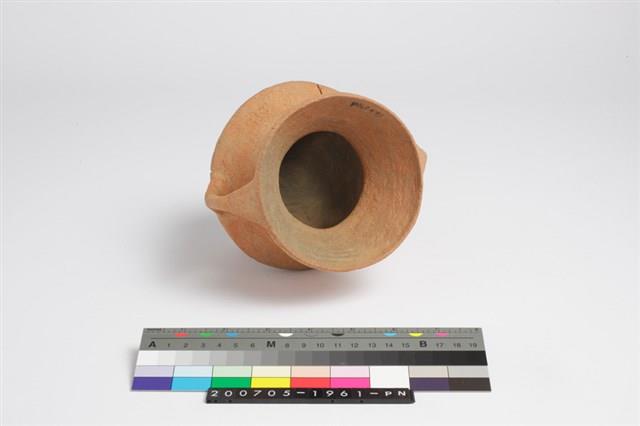 侈口斂唇底折腹雙豎把圈足罐藏品圖，第5張