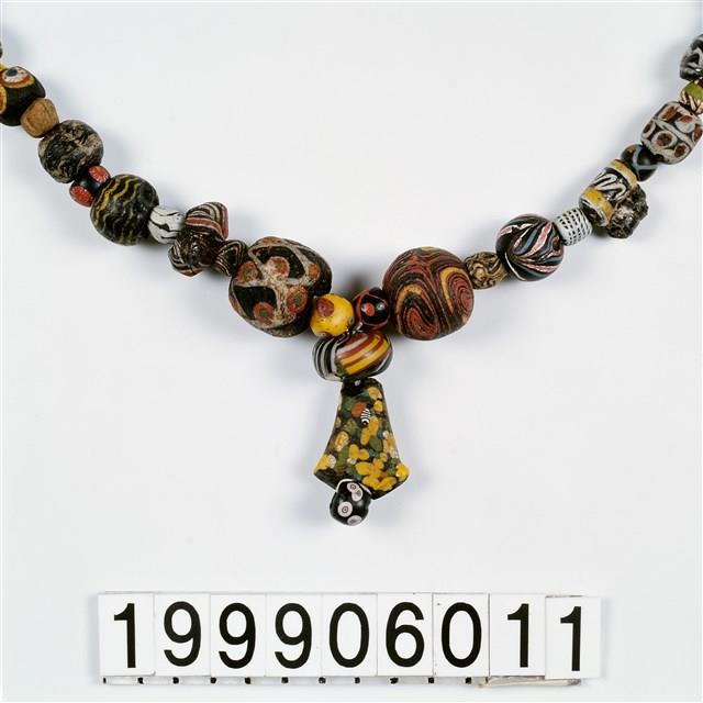 琉璃珠項飾藏品圖，第2張