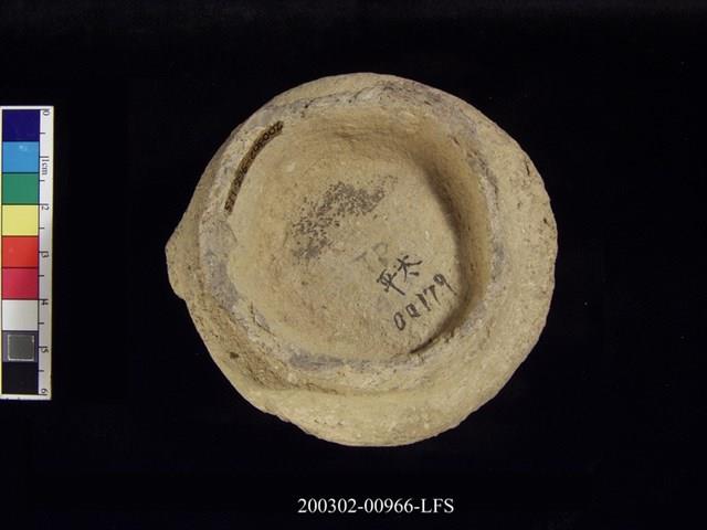 雙豎把矮圈足陶罐藏品圖，第6張