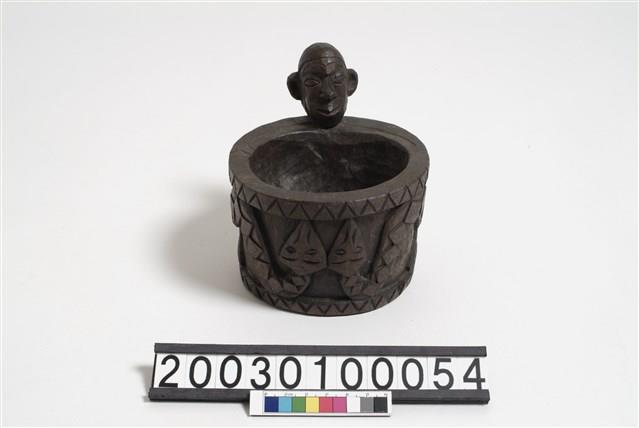 木雕煙灰缸藏品圖，第1張