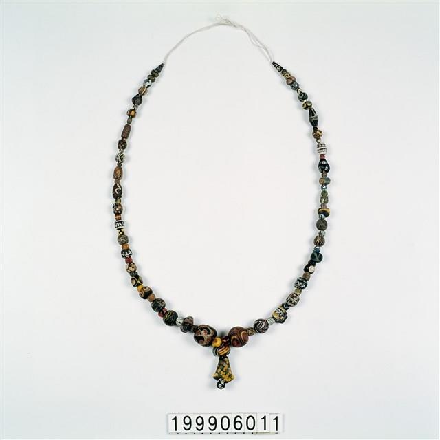 琉璃珠項飾藏品圖，第1張