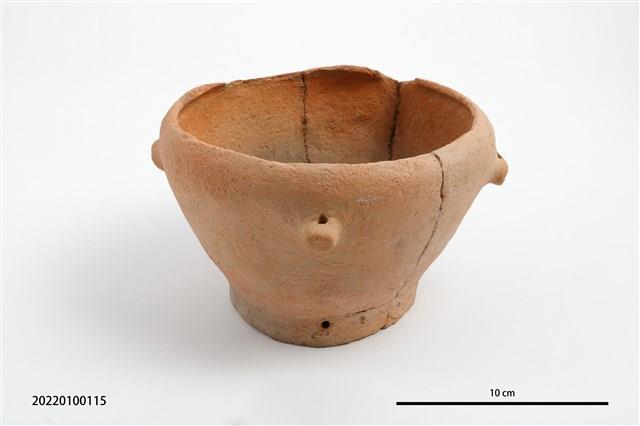 張口斂唇四繫耳圈足碗藏品圖，第4張