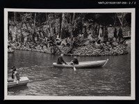 主要名稱：李一楠與李唐基於烏來湖上划船合照1-59圖檔，第4張，共4張