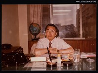 相關藏品主要名稱：李唐基於辦公桌前獨照2-45的藏品圖示