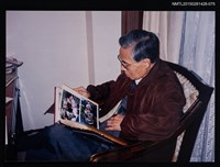 相關藏品主要名稱：李唐基於自宅沙發上獨照2-75的藏品圖示