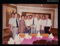 相關藏品主要名稱：琦君夫婦與李唐基友人合照（李唐基與友人於餐廳合照）的藏品圖示