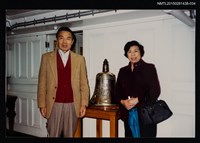 相關藏品主要名稱：琦君夫婦生活照2-34(琦君夫婦於室內合照)的藏品圖示