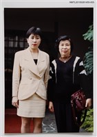 相關藏品主要名稱：琦君夫婦與劉振強合照（琦君與劉振強友人合照）3的藏品圖示