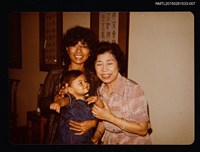 相關藏品主要名稱：琦君與吳文津之家人合照的藏品圖示