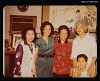 相關藏品主要名稱：琦君與鮑曉暉等人合照1的藏品圖示