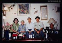 主要名稱：琦君夫婦與廖玉蕙等人合照3圖檔，第1張，共1張