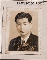 相關藏品主要名稱：青年男性獨照/其他-劃一題名：呂赫若家族相簿的藏品圖示