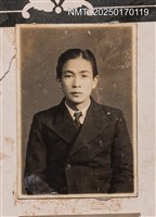 相關藏品主要名稱：呂赫若穿著深色西裝獨照/其他-劃一題名：呂赫若家族相簿的藏品圖示